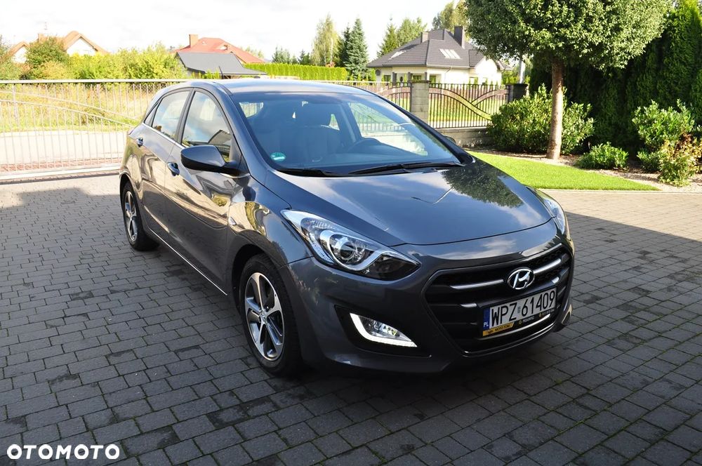 Hyundai i30 blue 1.4 - 14