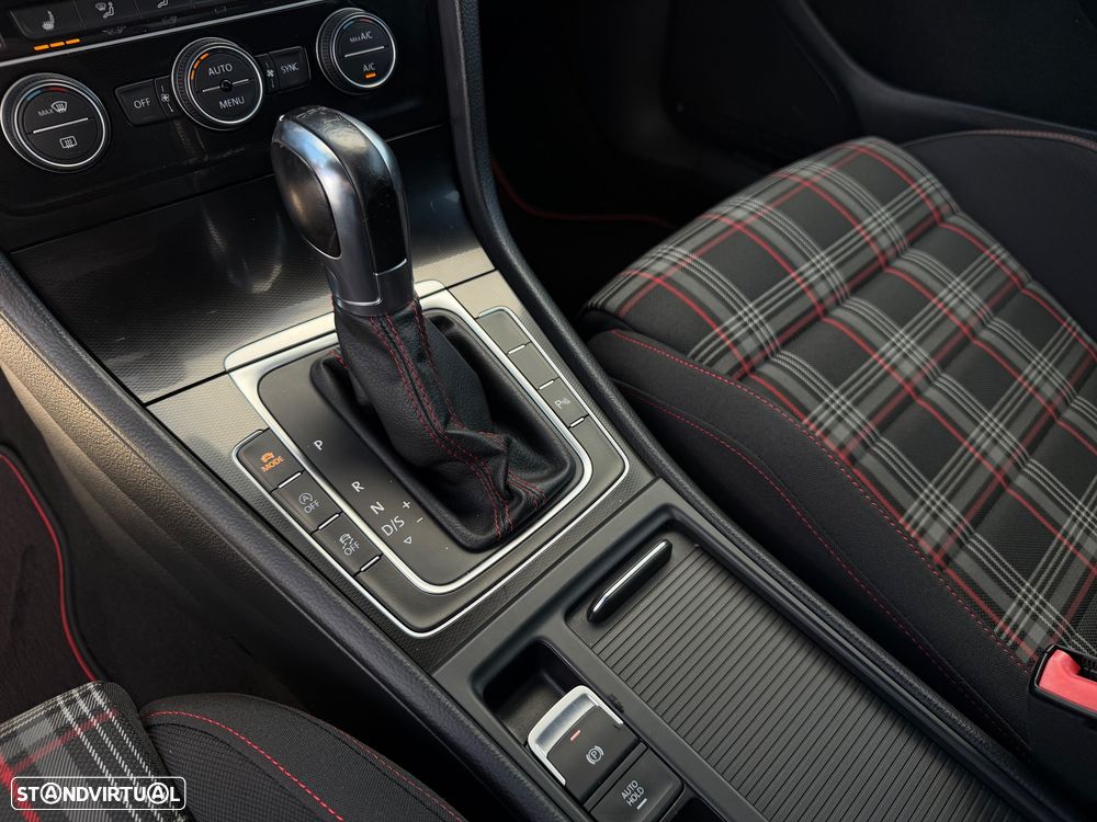 VW Golf GTI BlueMotion DSG - 24