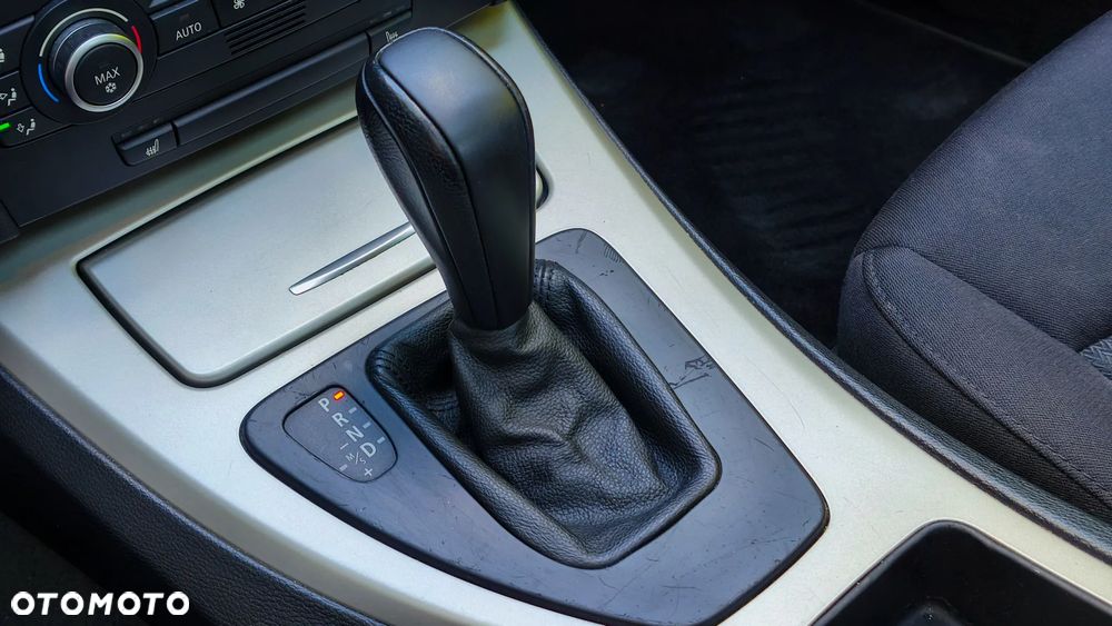 BMW Seria 3 320d DPF - 27