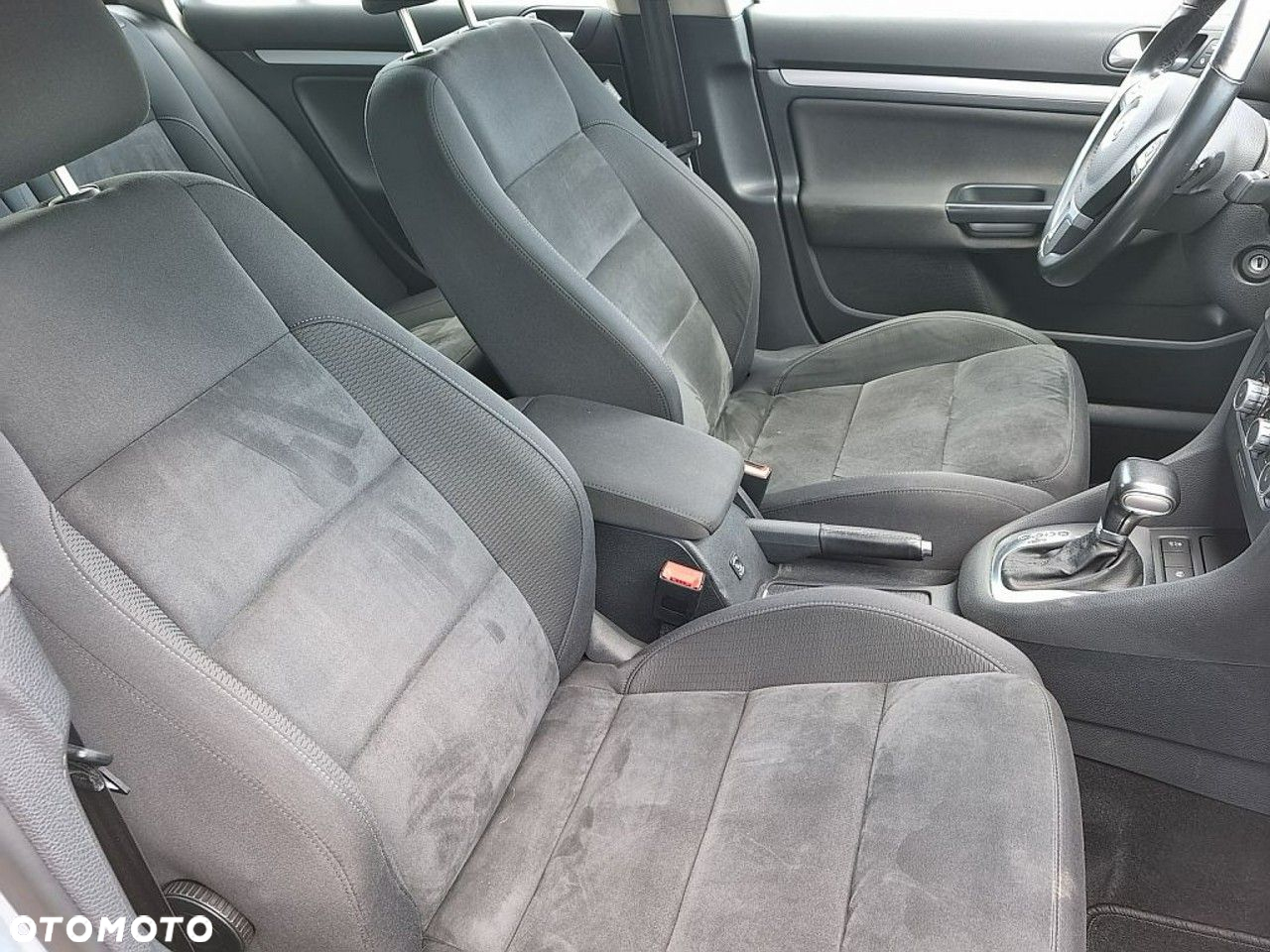 Volkswagen Golf - 10