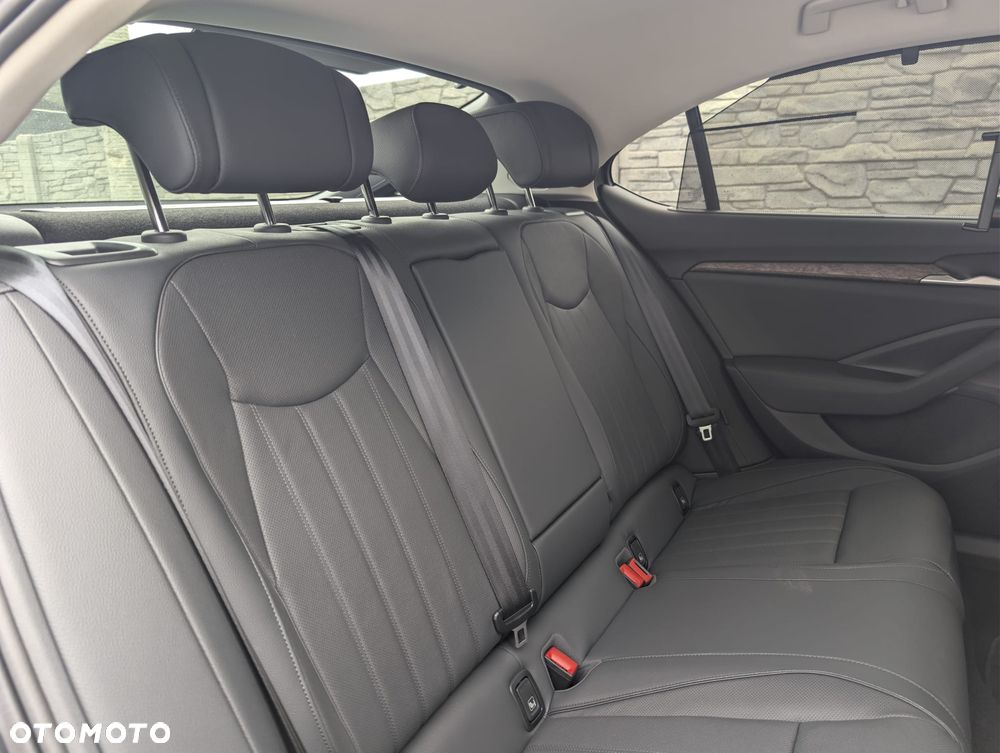 Skoda Superb 2.0 TDI SCR 4x4 L&K DSG - 10