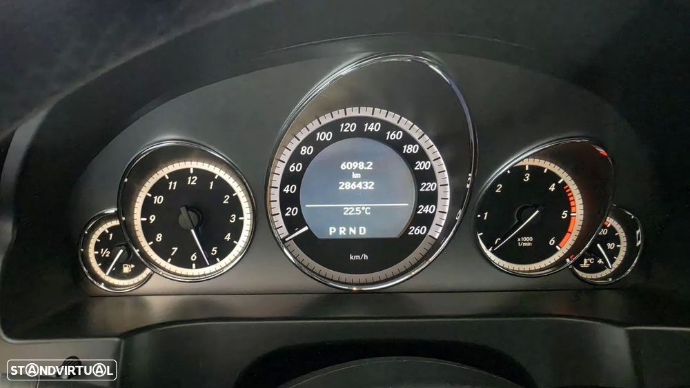 Mercedes-Benz E 350 CDi Avantgarde BlueEfficiency Auto - 44