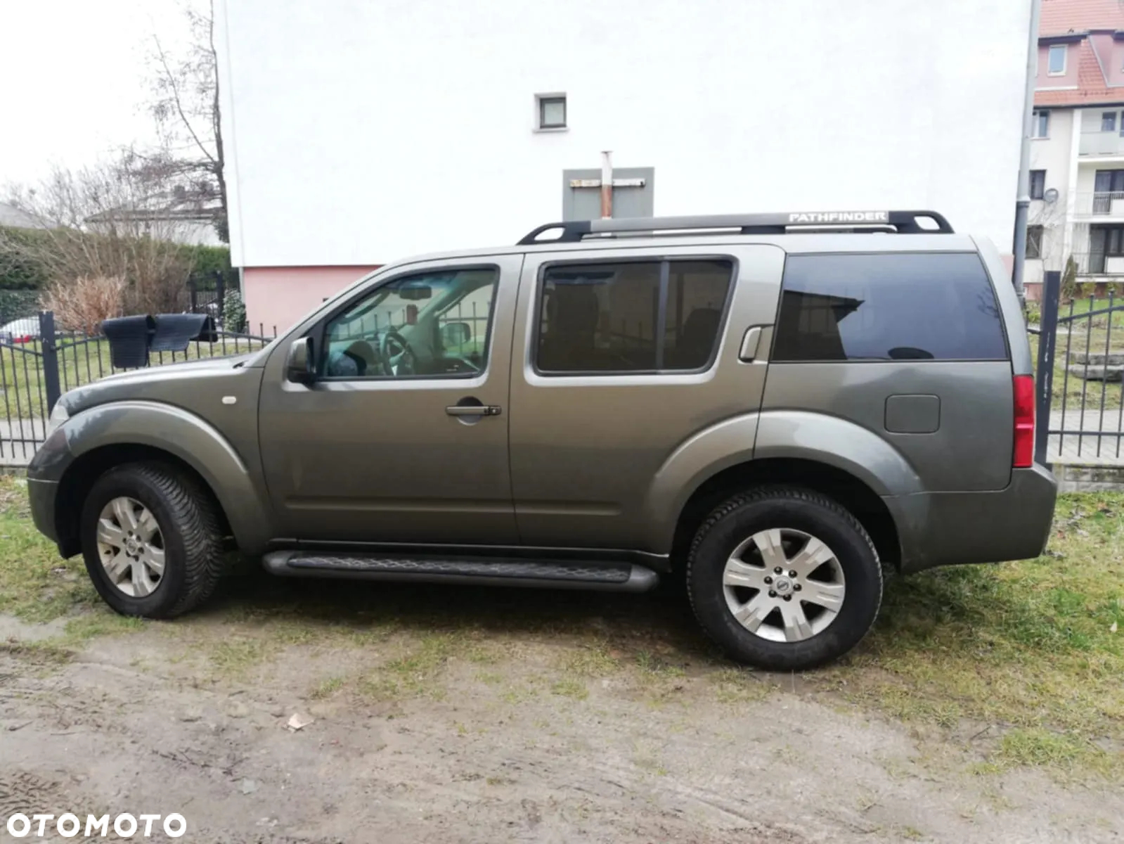 Nissan Pathfinder - 5