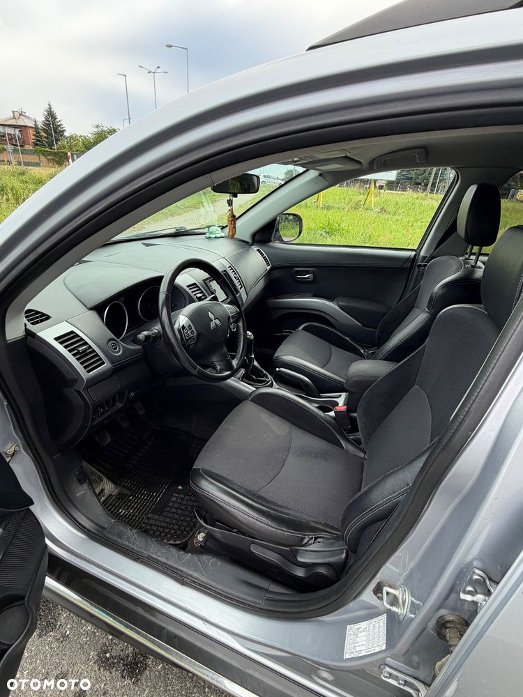 Mitsubishi Outlander 2.0 Intense NAVI 2WD EU5 - 16
