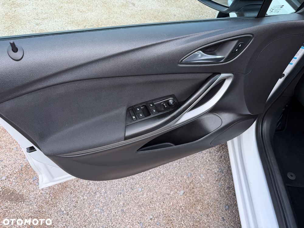 Opel Astra 1.4 Enjoy - 24