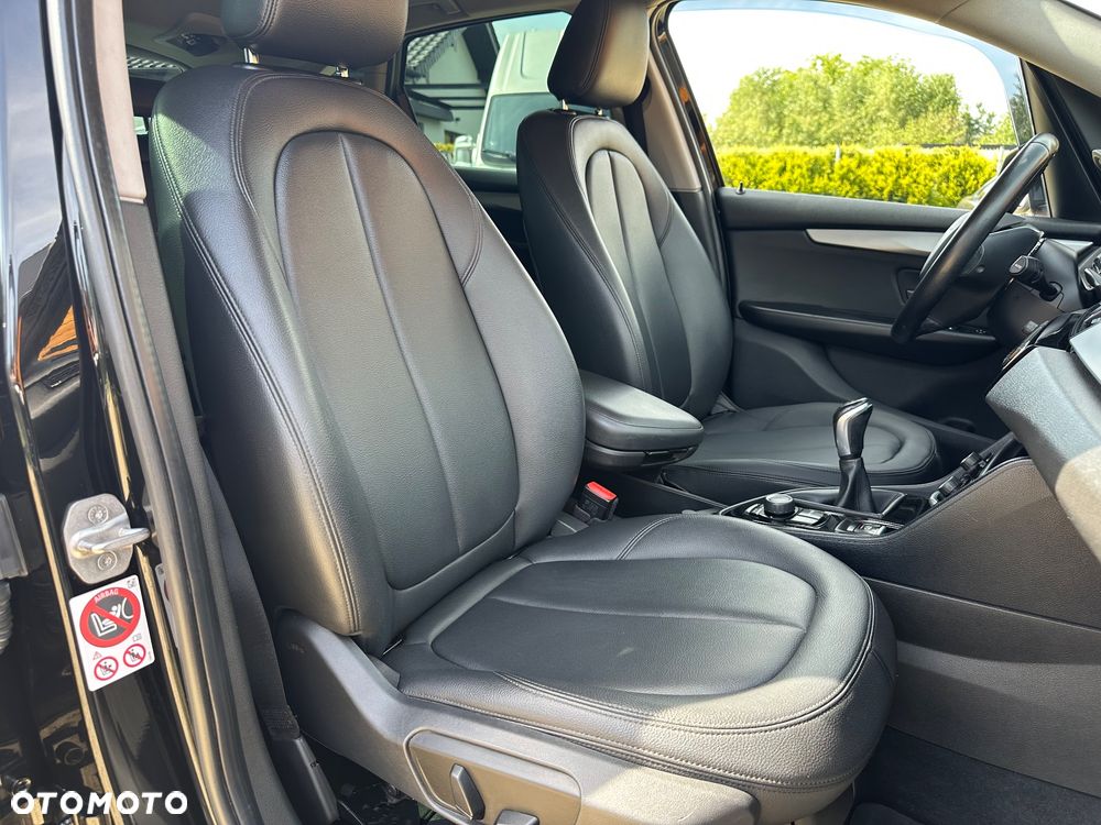 BMW Seria 2 218d - 15