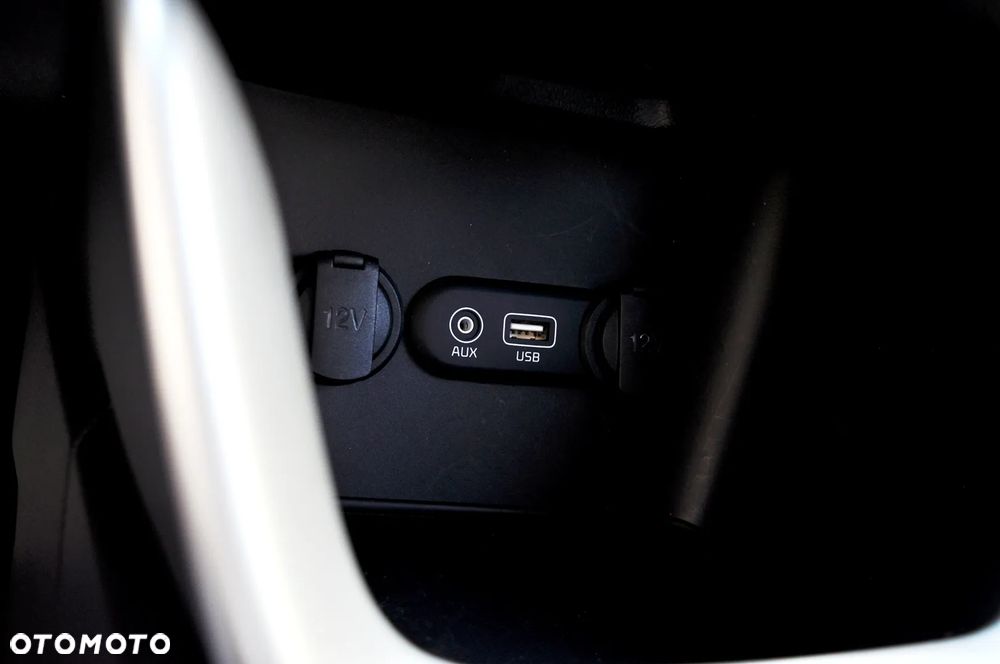 Kia Ceed 1.6 GDI M DCT - 27
