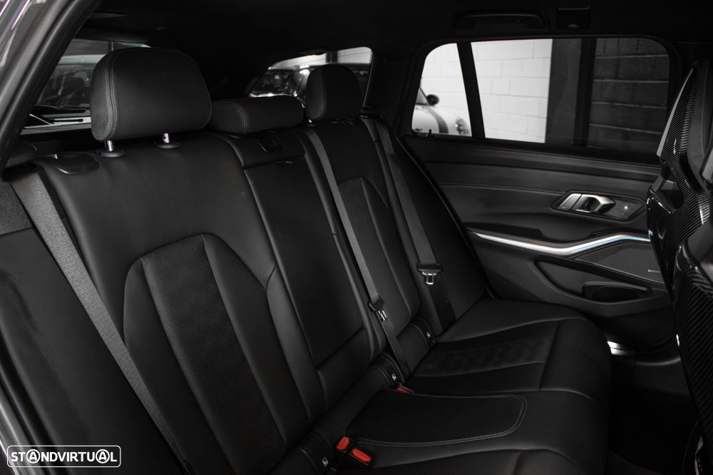 BMW M3 Competition xDrive - 11