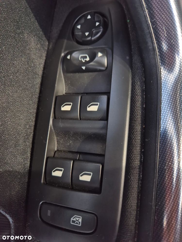 Peugeot 2008 1.6 BlueHDi Allure - 9