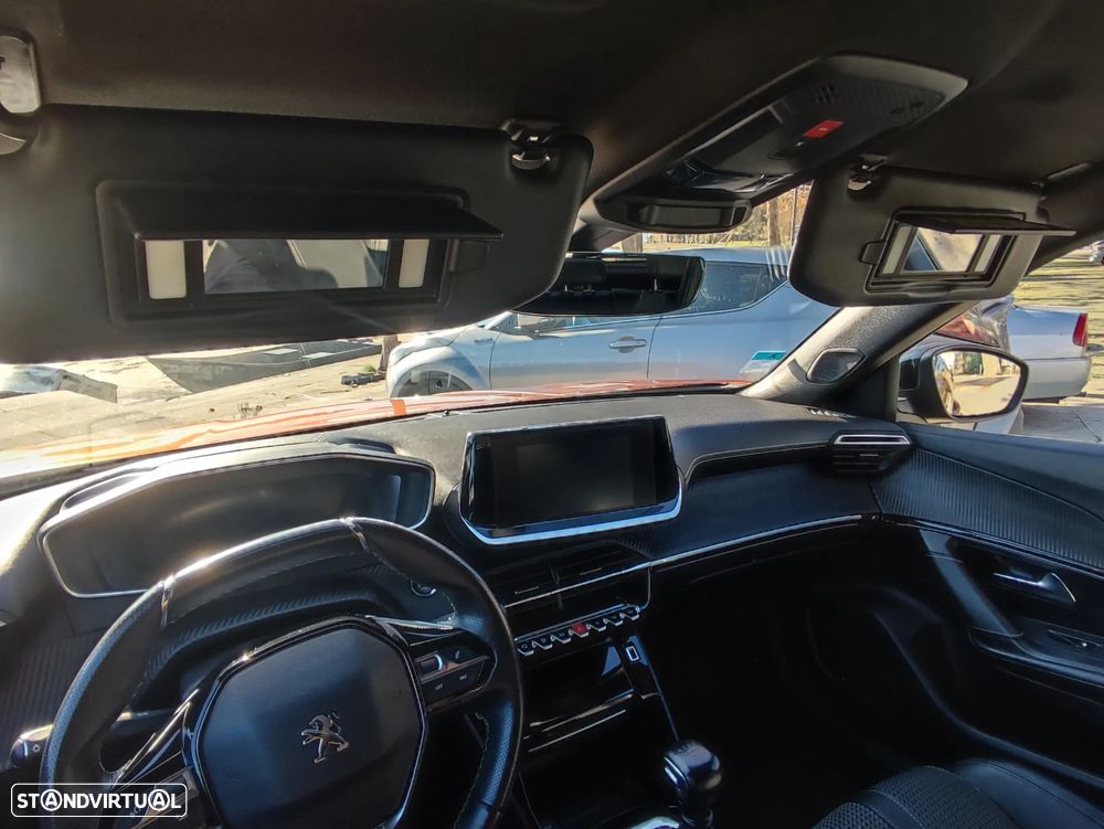 Peugeot 2008 1.2 PureTech GT Line - 27