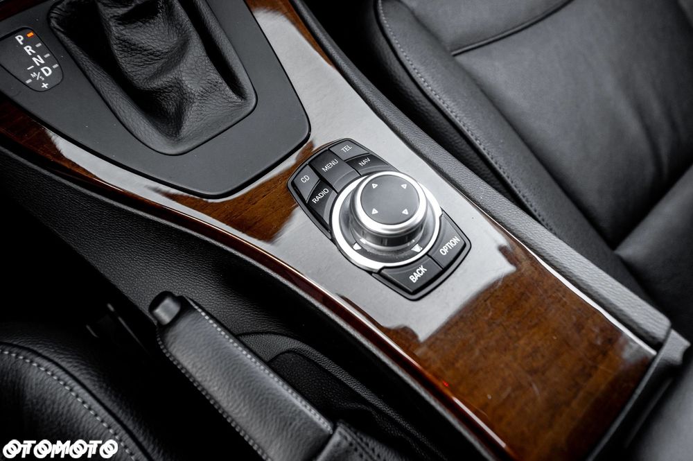 BMW Seria 3 325i xDrive Edition Exclusive - 32