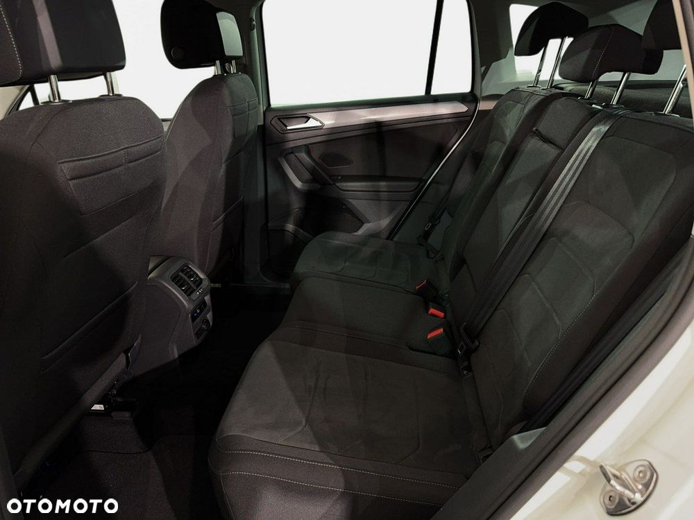 Volkswagen Tiguan - 13