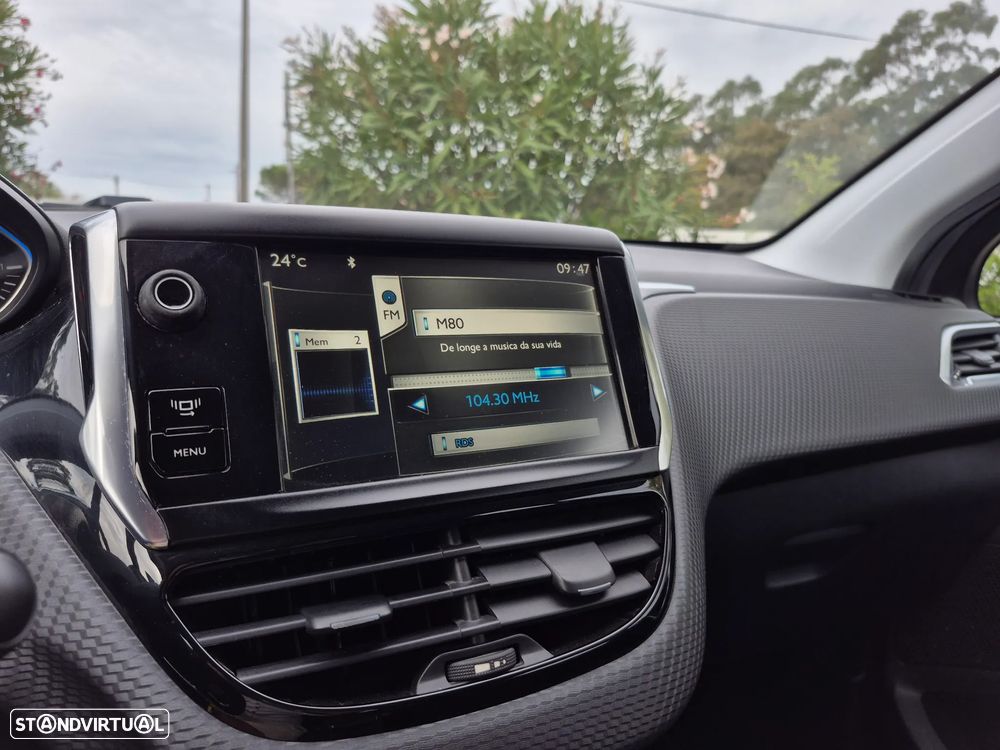 Peugeot 2008 1.6 e-HDi Allure 2-Tronic - 17