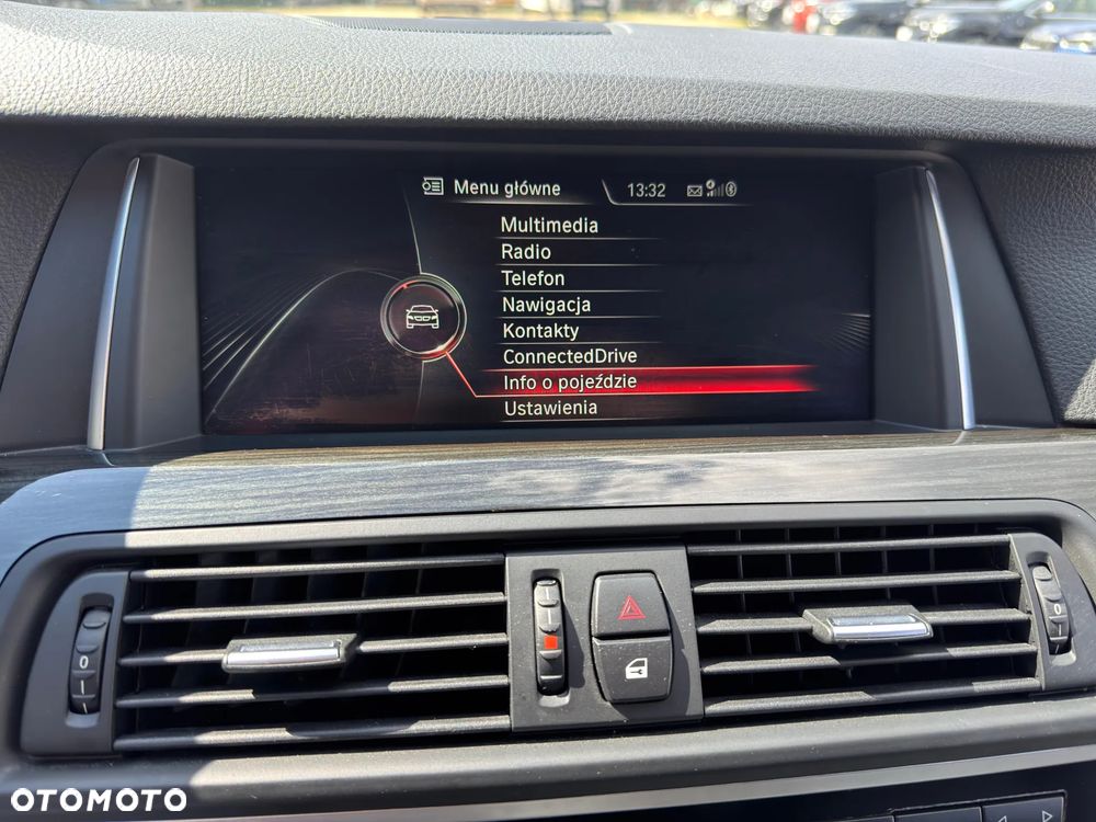 BMW Seria 5 528i xDrive - 22