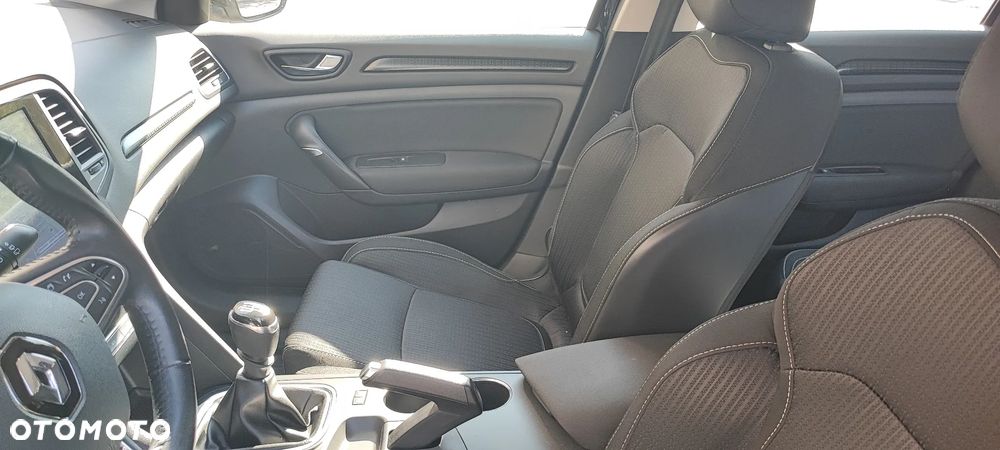 Renault Megane ENERGY TCe 130 EXPERIENCE - 29
