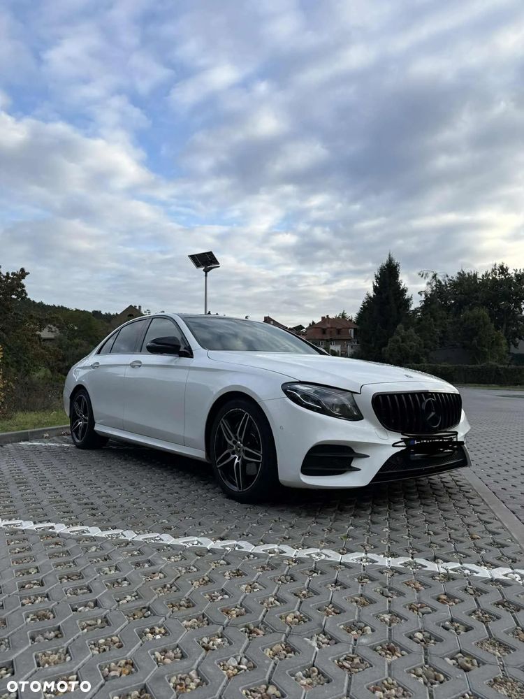 Mercedes-Benz Klasa E 220 d 9G-TRONIC AMG Line - 2