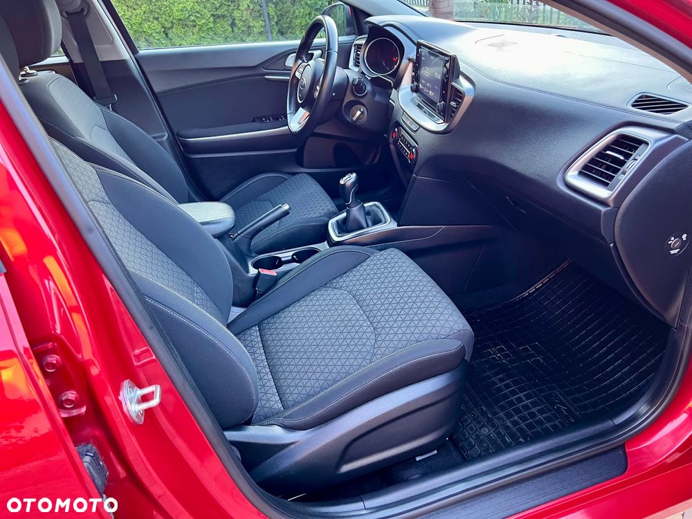 Kia Ceed 1.6 CRDi SCR M - 8