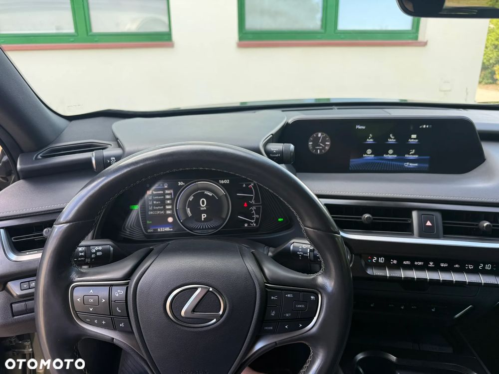 Lexus UX 250h F Sport 2WD - 32