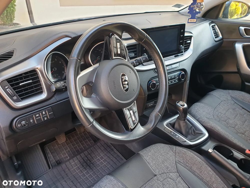 Kia Ceed - 1