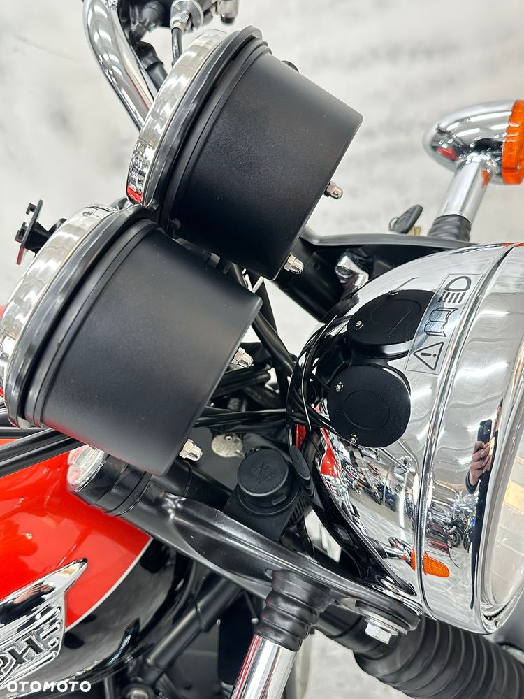 Triumph Bonneville - 21