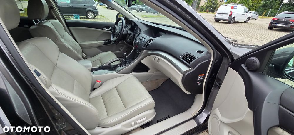 Honda Accord 2.2d Executive - 11