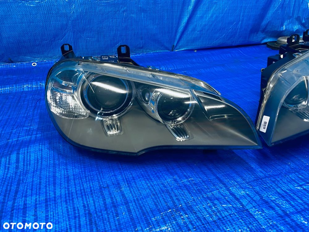 REFLEKTOR LAMPA LEWA PRAWA LEWY PRAWY PRZÓD PRZEDNIA XENON KSENON BI-XENON NIESKRĘTNY LCI BMW X5 E70 LIFT 11R ; 7240787 7240788 63117240787 63117240788 ORYGINAŁ EUROPA - 6