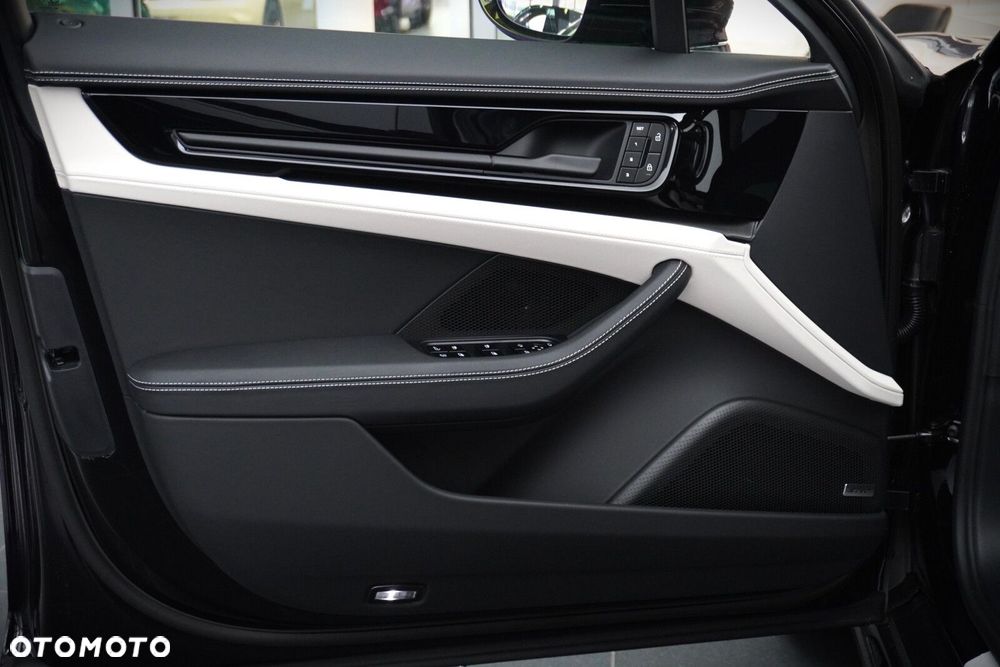 Porsche Panamera - 11