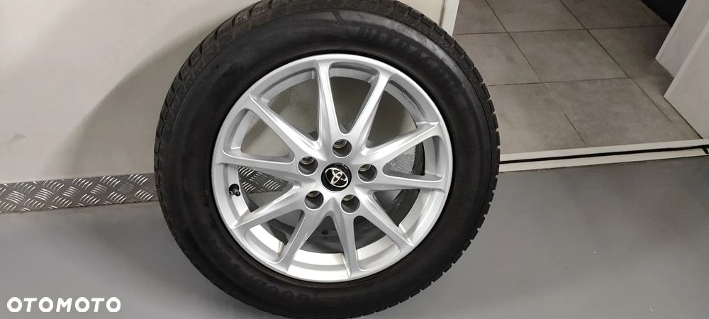 Toyota Avensis 1.8 Sol - 17