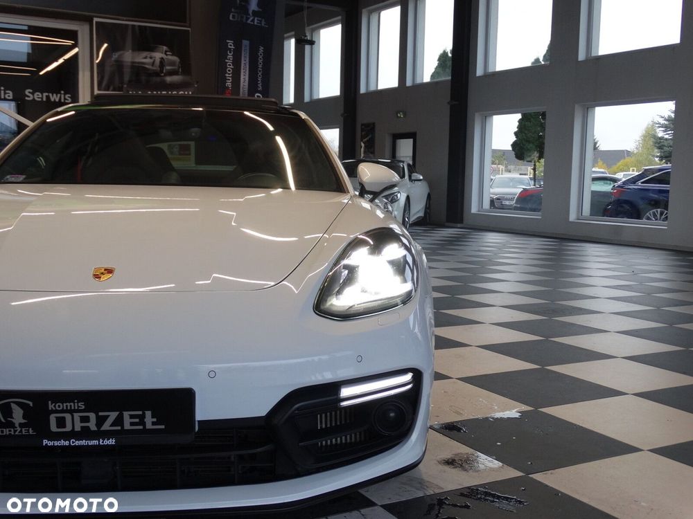 Porsche Panamera - 35