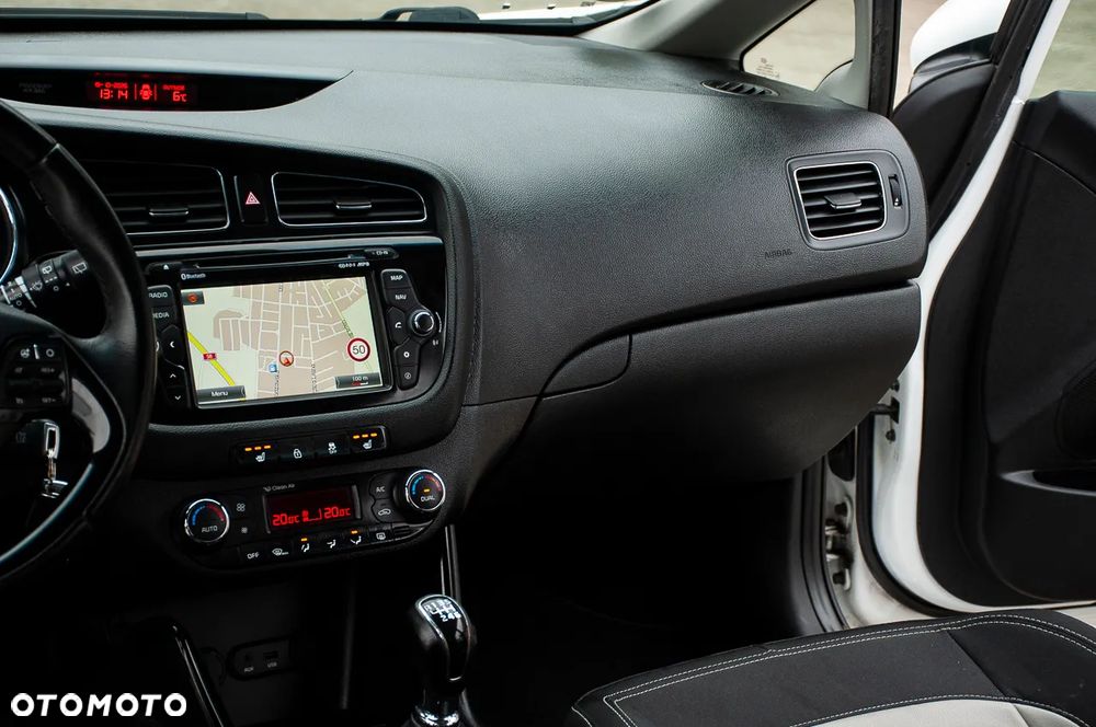 Kia Ceed - 28