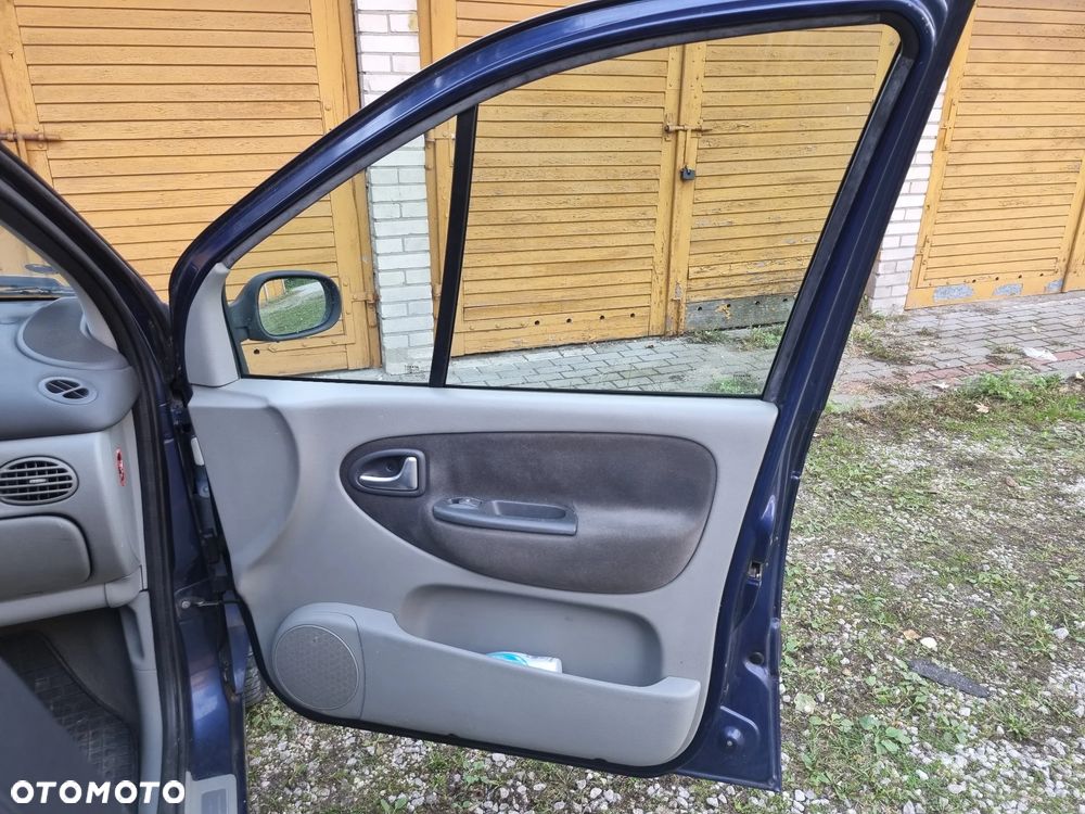 Renault Scenic - 12