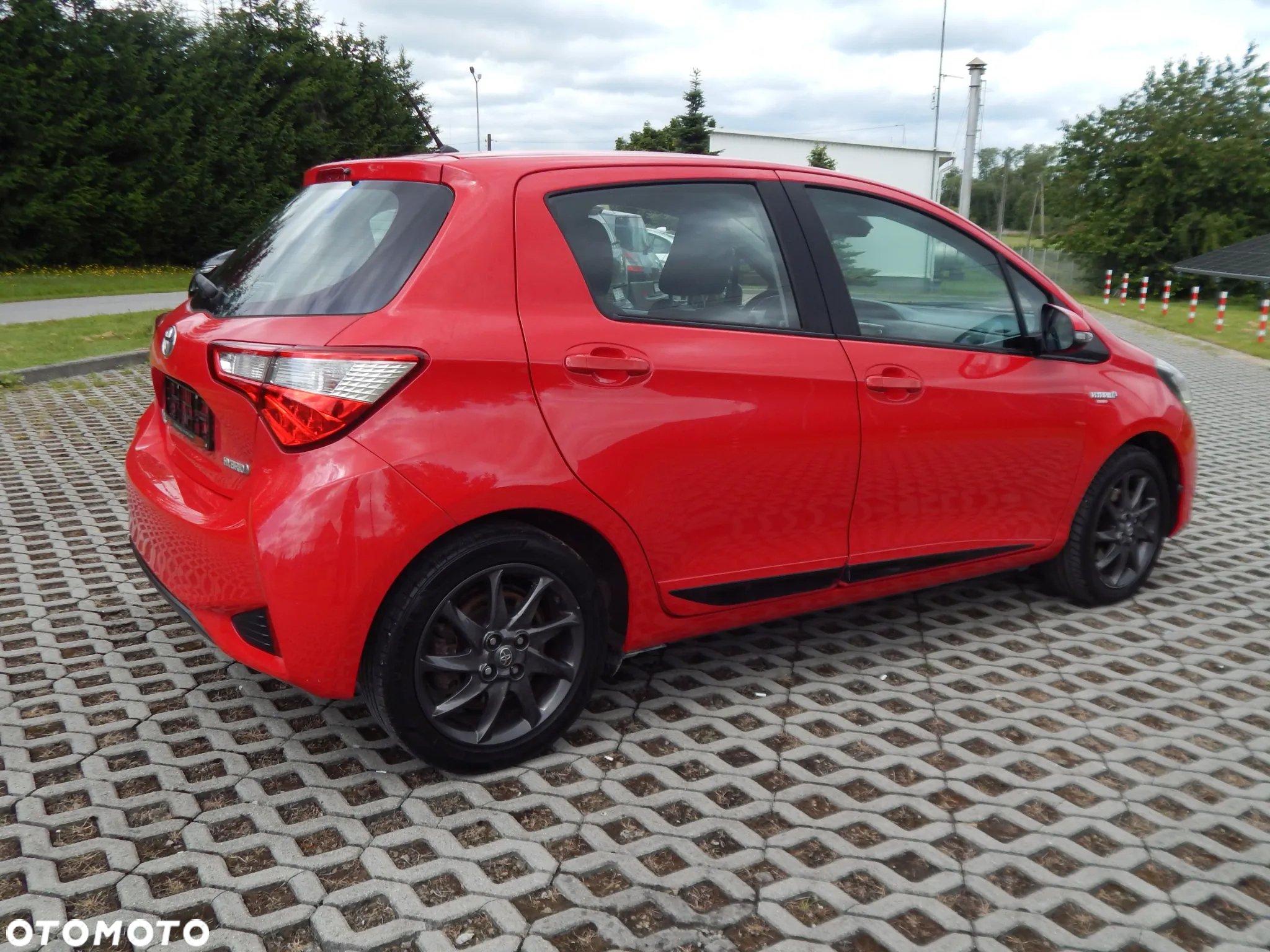 Toyota Yaris Hybrid 100 Premium - 7