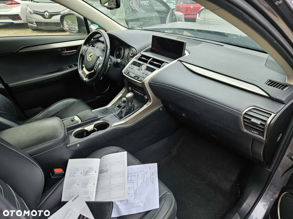 Lexus NX 300h Elite AWD - 3