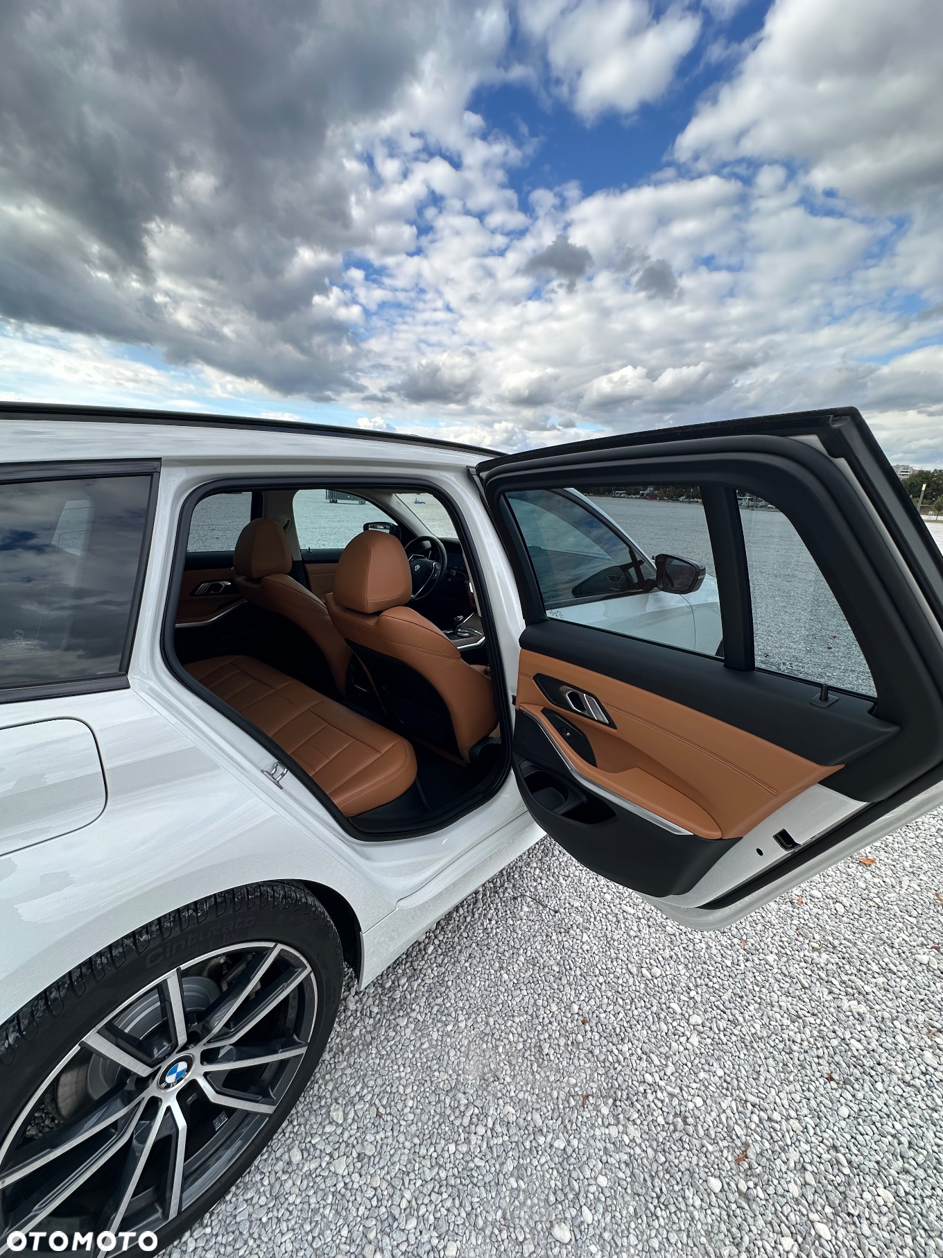 BMW Seria 3 320d Touring Luxury Line - 14
