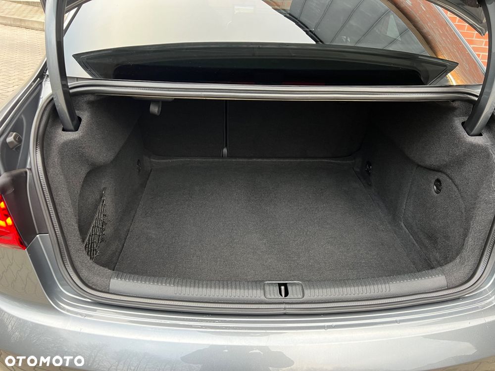 Audi A3 Limousine 35 TFSI Sport S tronic - 32