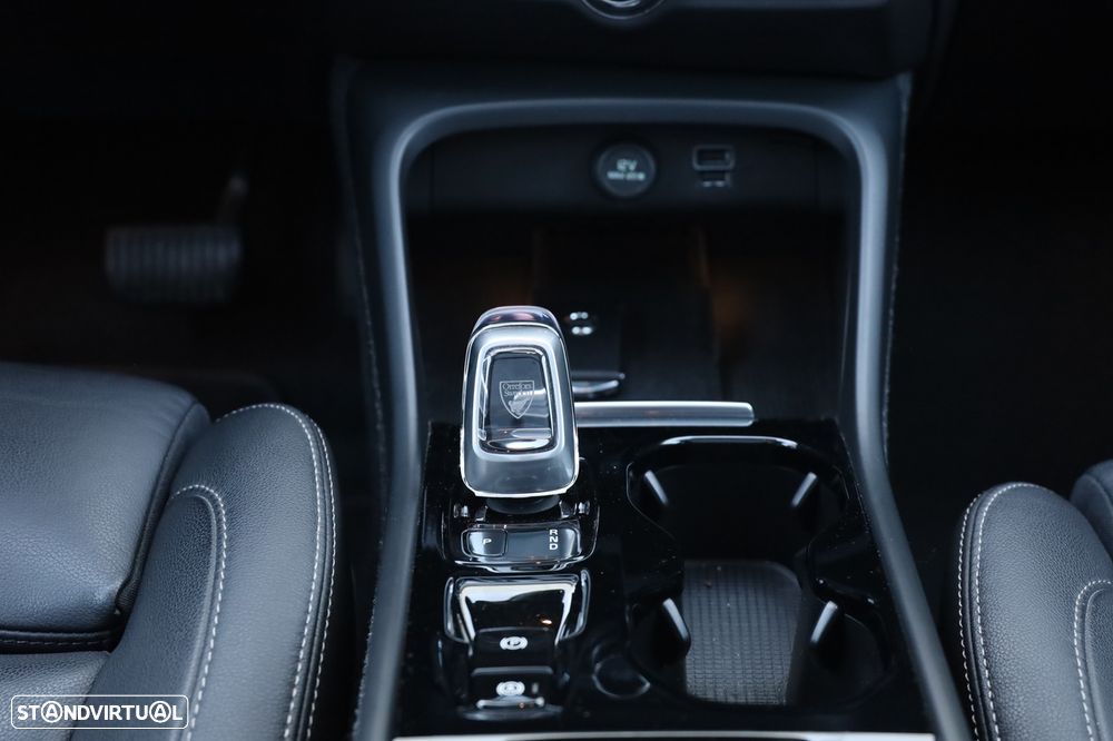 Volvo XC 40 2.0 B4 Inscription - 24