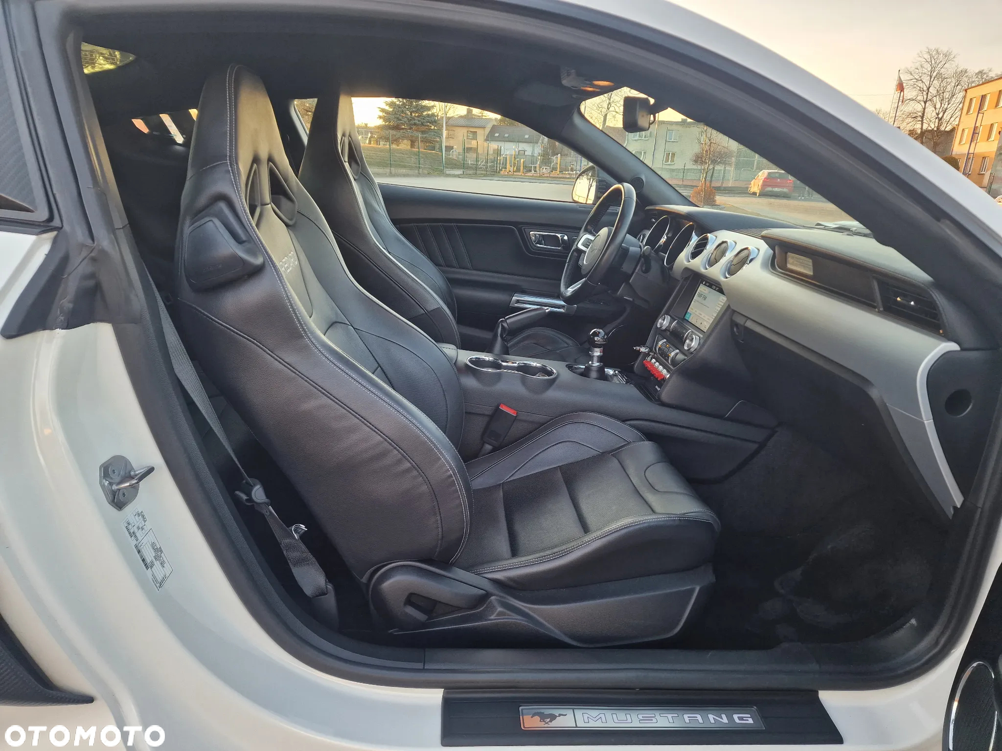 Ford Mustang 5.0 V8 GT - 16