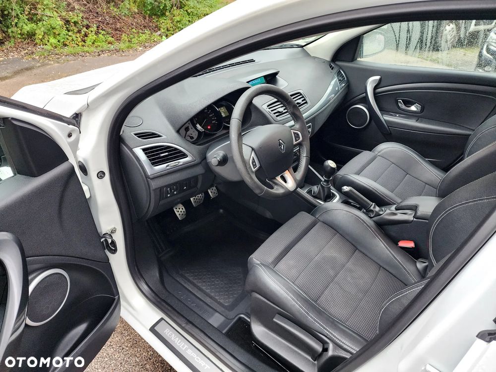 Renault Megane Grandtour dCi 160 FAP GT - 26