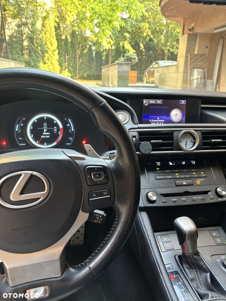 Lexus RC - 9
