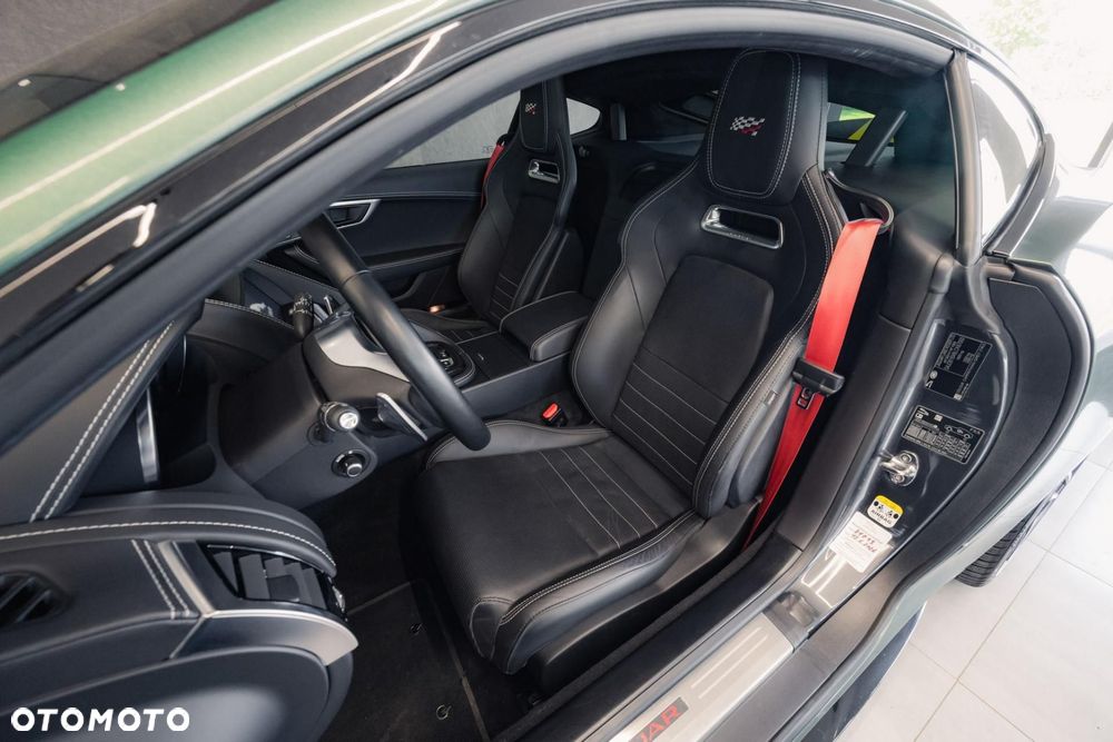 Jaguar F-Type 2.0 Turbo Chequered Flag - 13