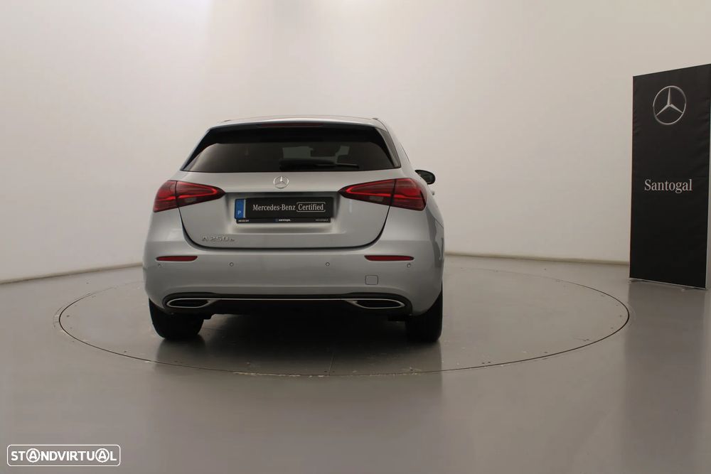 Mercedes-Benz A 250 e - 8