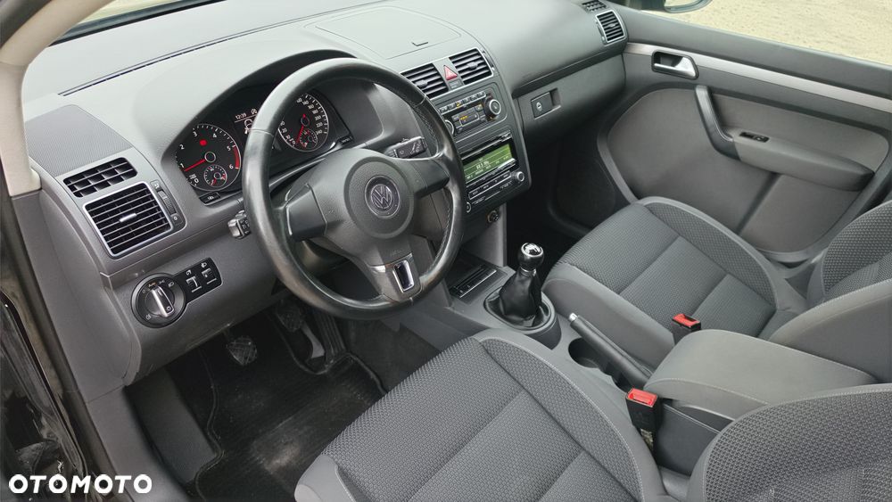 Volkswagen Touran 2.0 TDI DPF BlueMotion Technology Life - 11