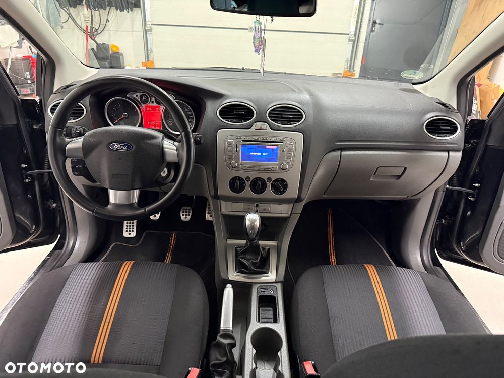 Ford Focus 1.6 16V Black Magic - 4