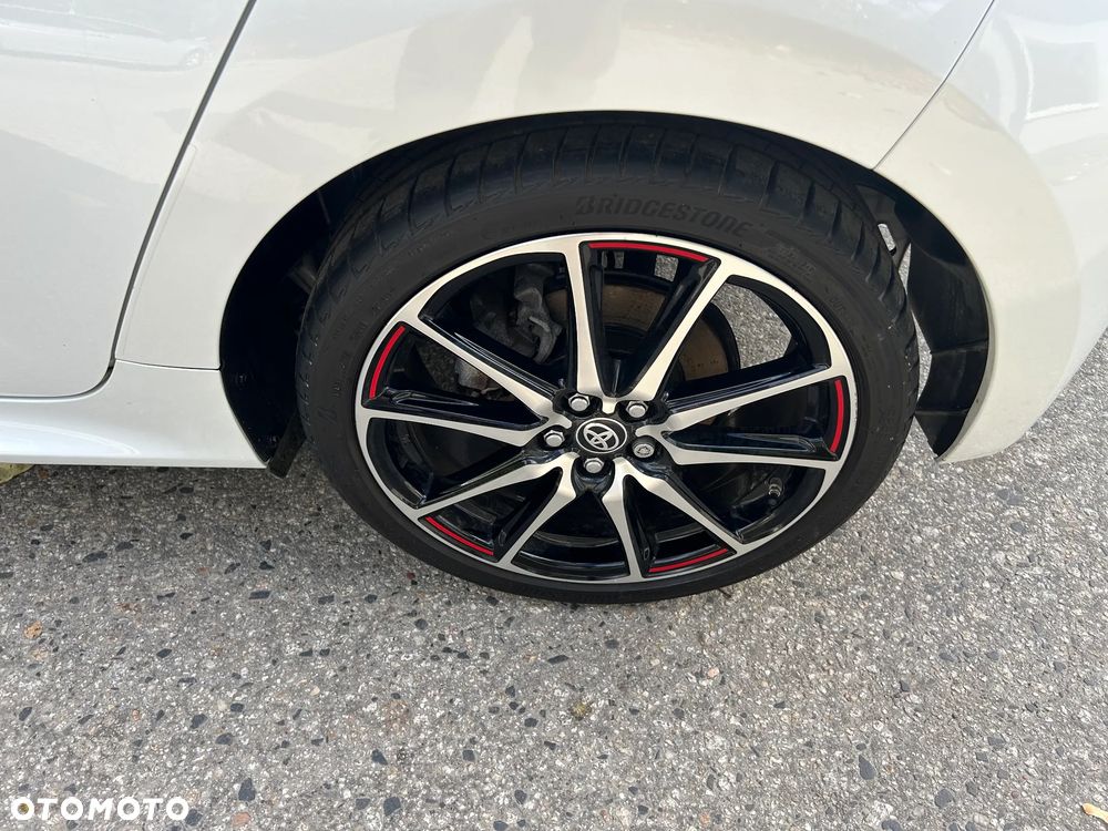 Toyota Yaris Hybrid 1.5 GR Sport - 34