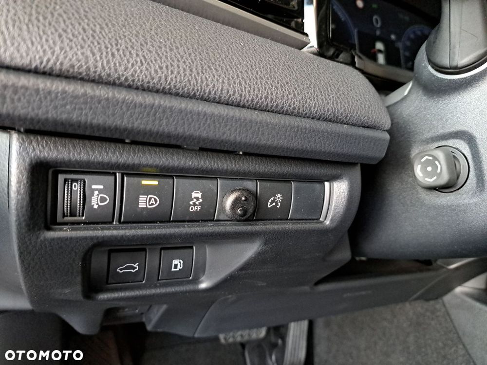 Toyota Camry - 32