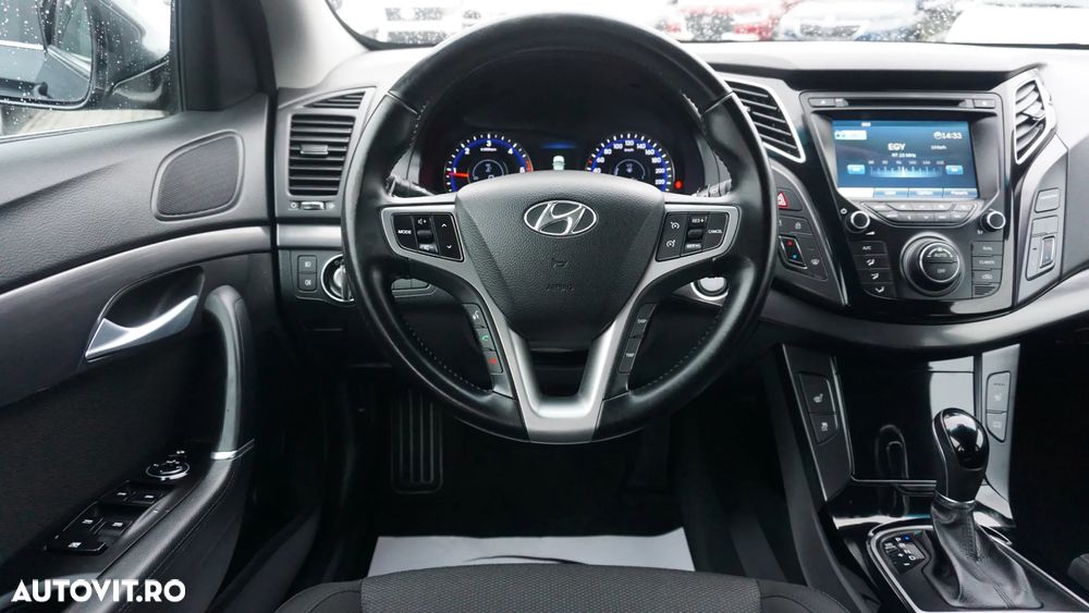 Hyundai i40 i40cw 1.7 CRDi Automatik Fifa World Cup Edition Gold - 17