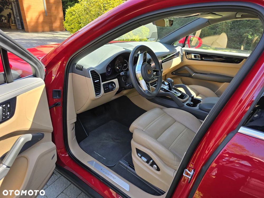 Porsche Cayenne E-Hybrid - 4