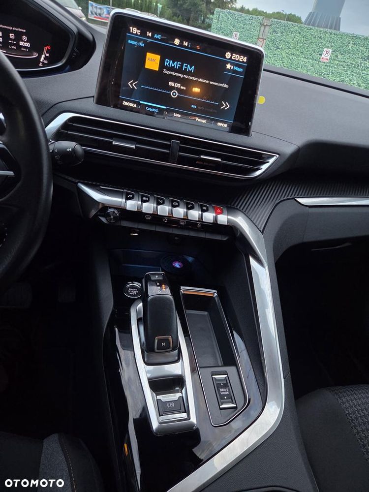 Peugeot 3008 1.2 PureTech GPF Allure S&S EAT8 - 20