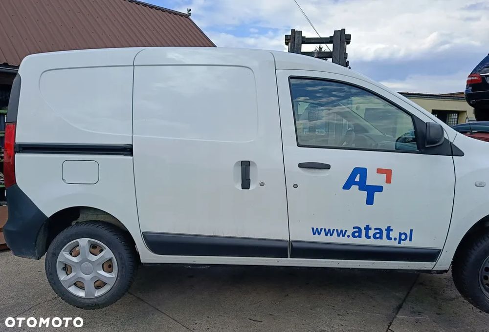 DACIA DOKKER BŁOTNIK TYŁ PRAWY 2017 - 1