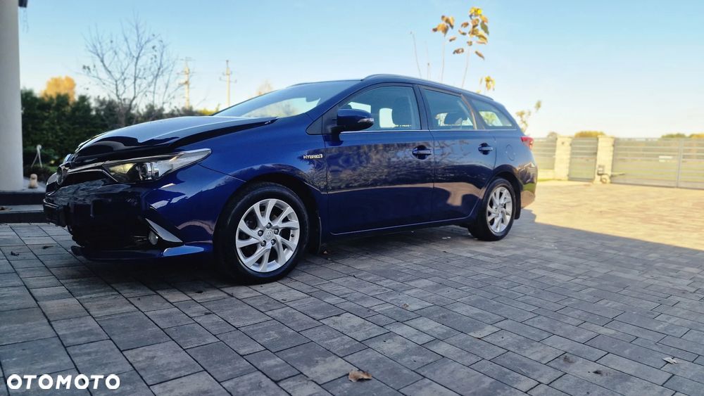 Toyota Auris 2018 photo 2